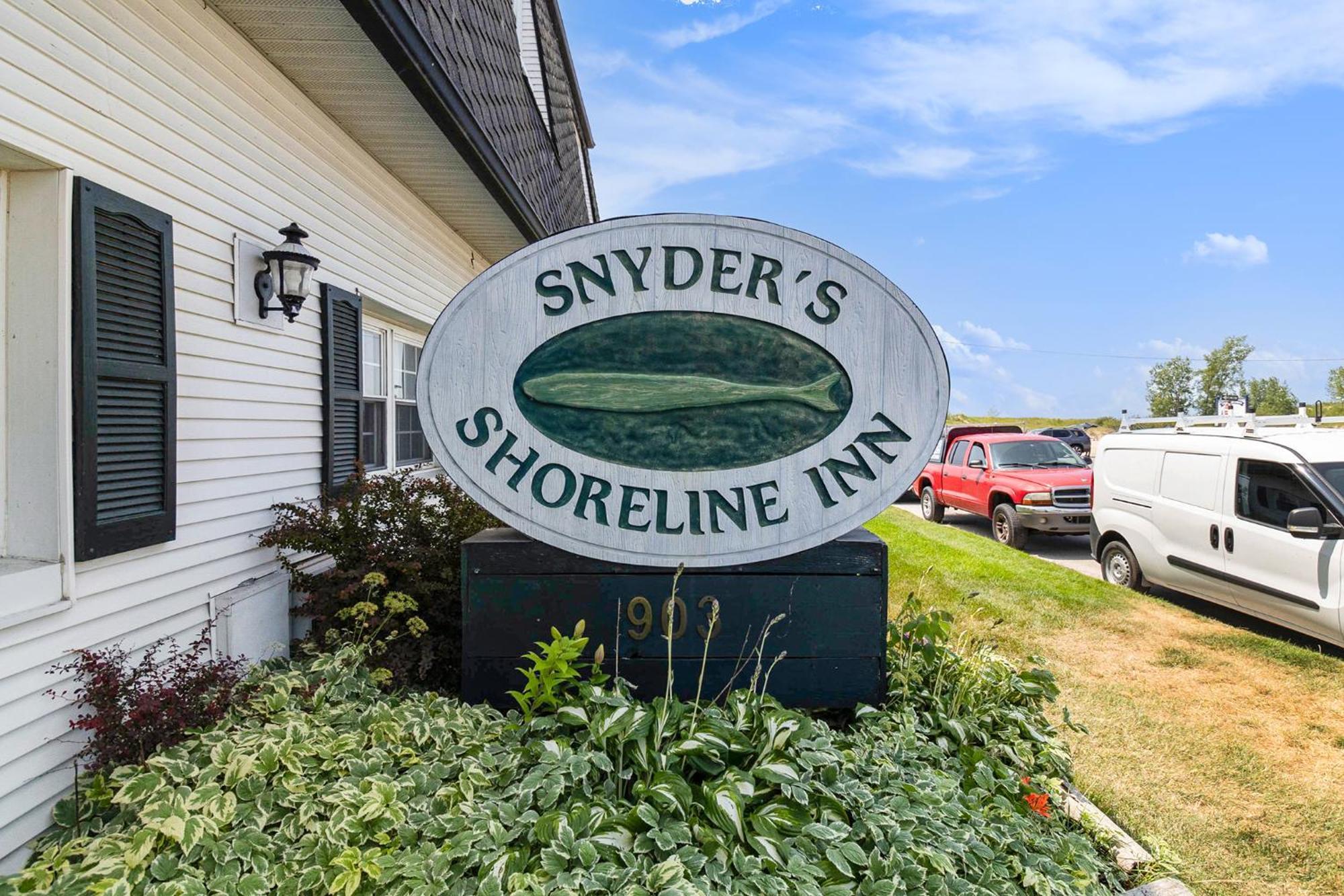 Snyders Shoreline Inn Ludington Exterior photo